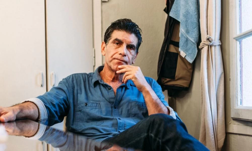 Μπέζος: «Eίμαι πλήρως εμβολιασμένος,έχω γίνει σα νερατζιά από τα εμβόλια»